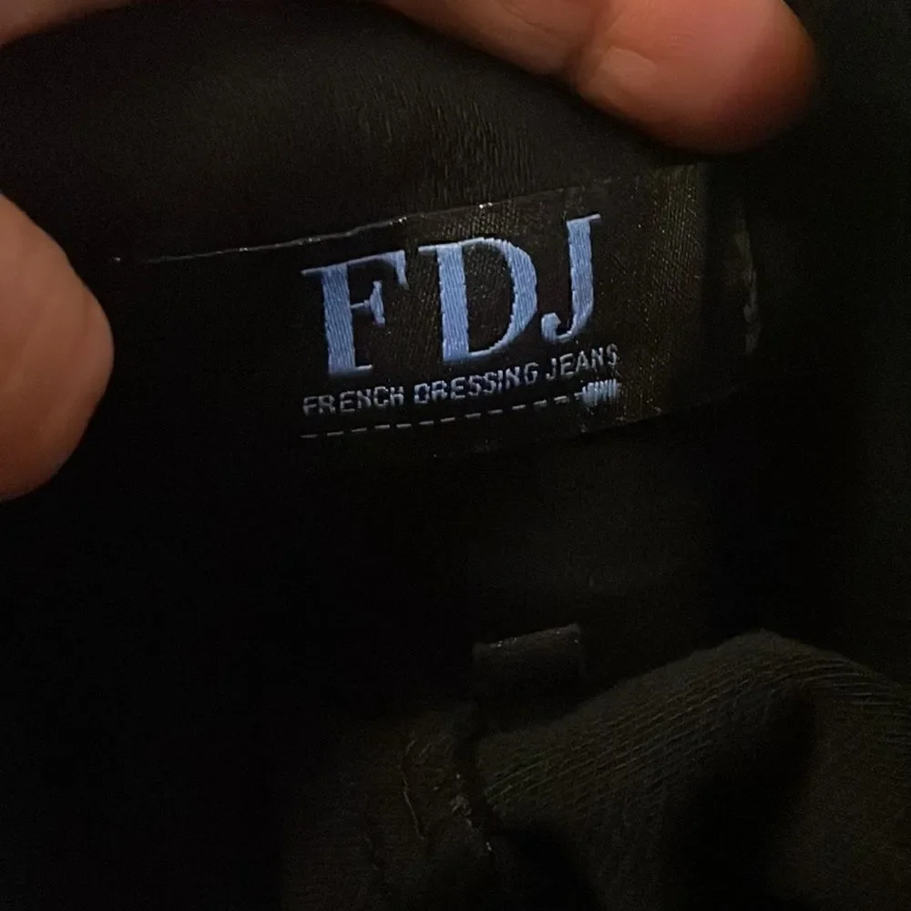 FDJ Pull On Cigarette Black Jegging Pants - 4 - NWT
